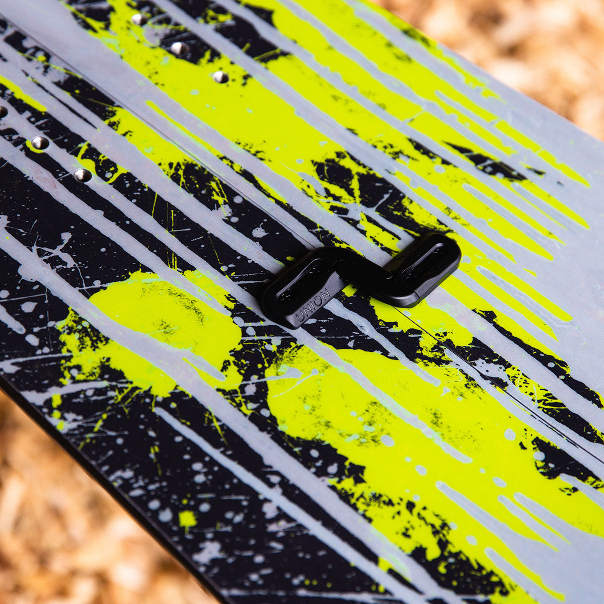 Slash by GiGi - Vertical Split Snowboard - ApARTment